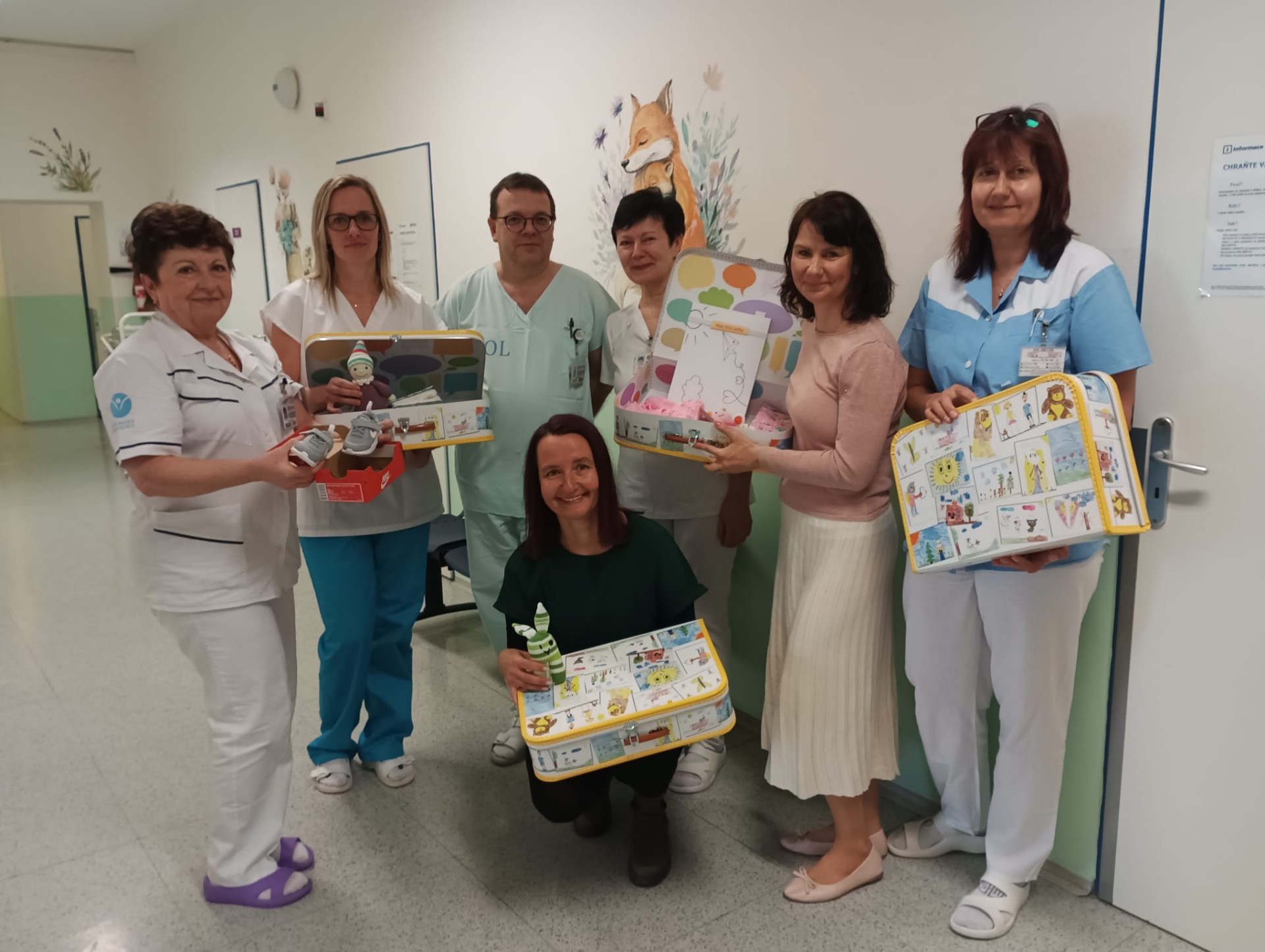 Život v kufříku přináší dětem vzpomínky na začátek jejich životní cesty